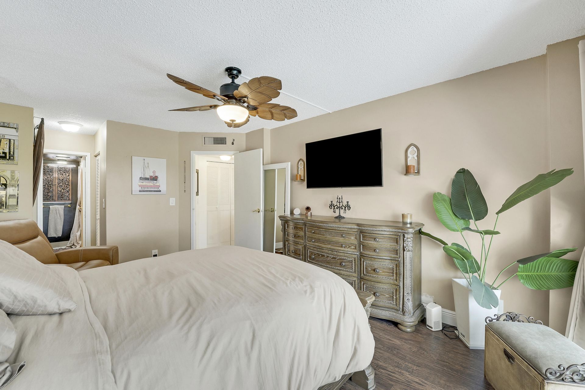 3755 Via Poinciana, Unit 405, Greenacres, FL 33467 Photo