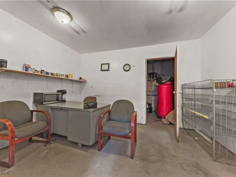 640 E 152nd Street, Cleveland, OH 44110 Photo 8