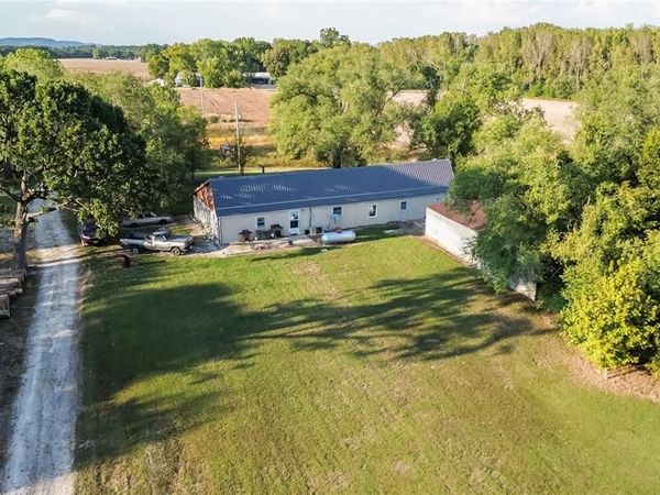 697 E Bims Road, Brussels, IL 62013