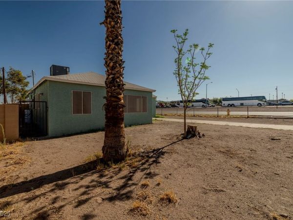 100 Ocotillo Street, Unit B, Henderson, NV 89015