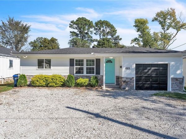 1023 S B Street, Rogers, AR 72756