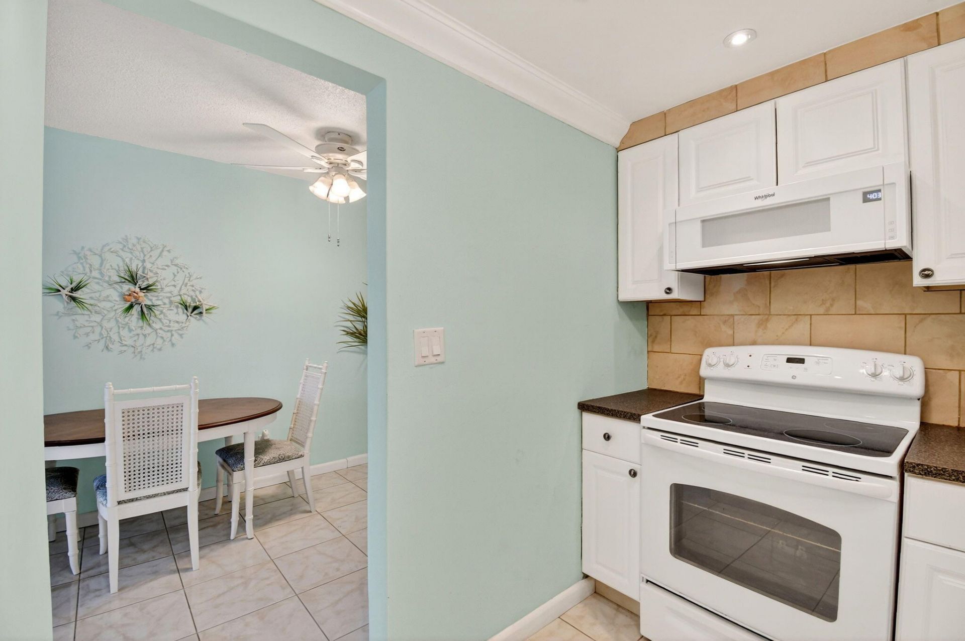 5203 NE 24 Terrace, Unit B-105, Fort Lauderdale, FL 33308 Photo