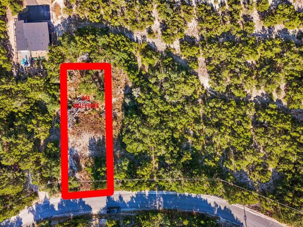 813 Valley Rdg, Canyon Lake, TX 78133