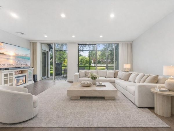 180 NW 118th Dr, Coral Springs, FL 33071