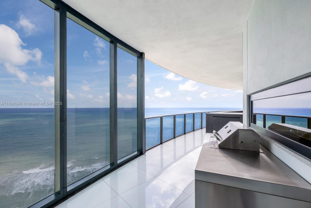 18555 Collins Ave, Unit 2805, Sunny Isles Beach, FL 33160 Photo