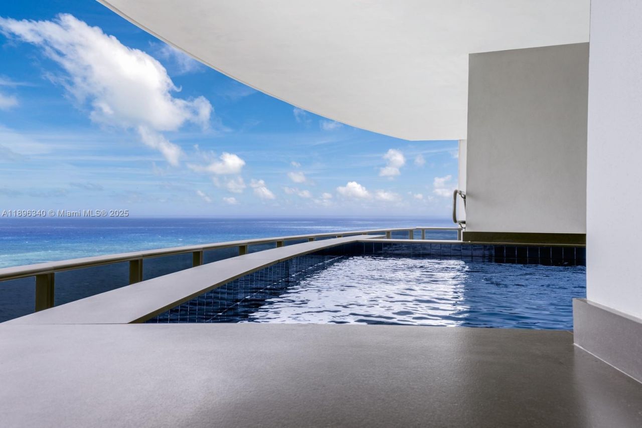 18555 Collins Ave, Unit 2805, Sunny Isles Beach, FL 33160 Photo