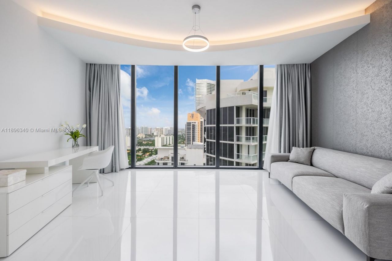 18555 Collins Ave, Unit 2805, Sunny Isles Beach, FL 33160 Photo