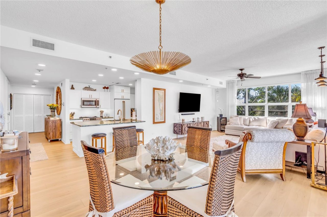 615 Dream Island Place, Unit 201, Longboat Key, FL 34228 Photo