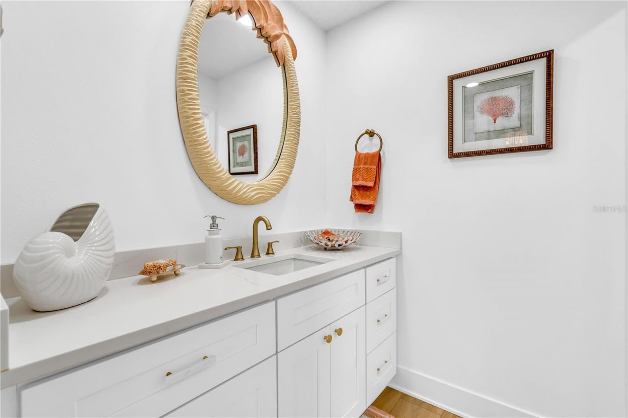 615 Dream Island Place, Unit 201, Longboat Key, FL 34228 Photo