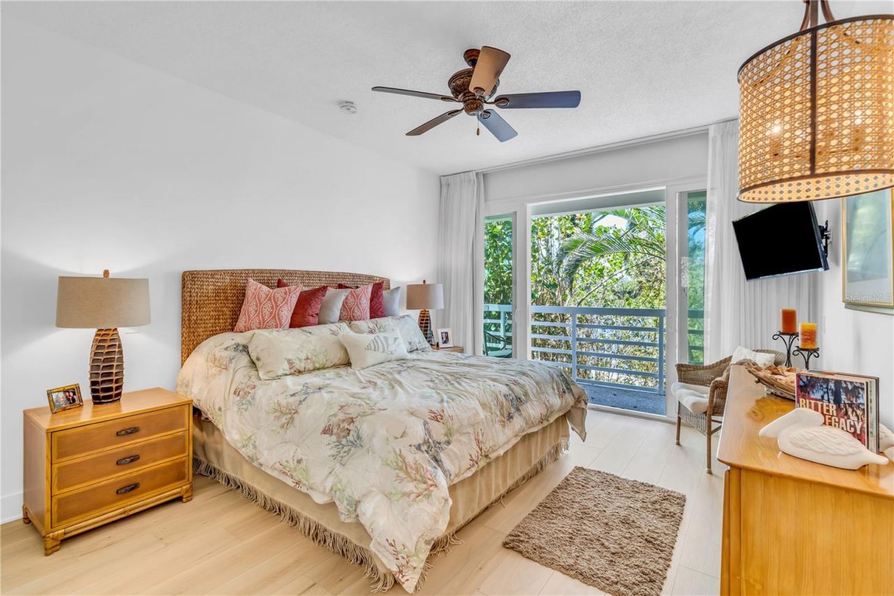 615 Dream Island Place, Unit 201, Longboat Key, FL 34228 Photo