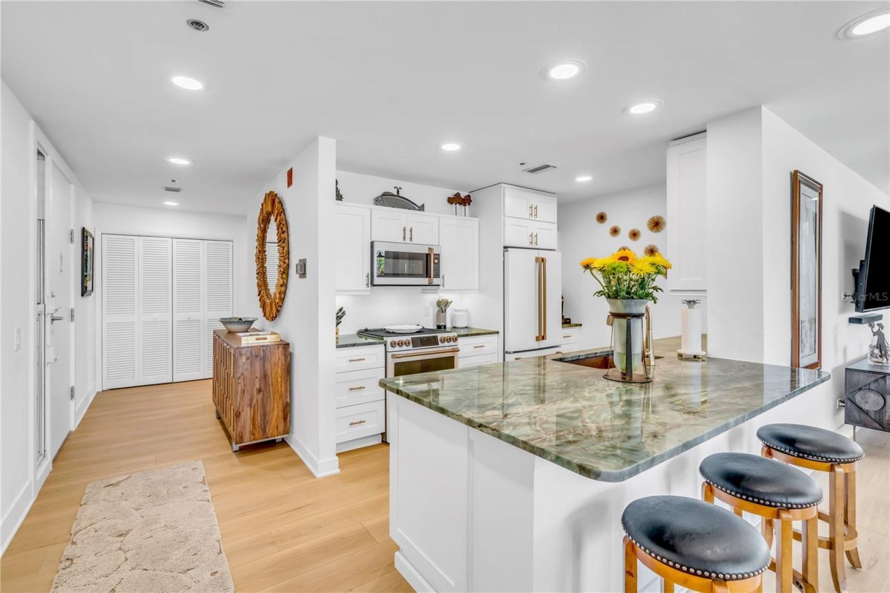 615 Dream Island Place, Unit 201, Longboat Key, FL 34228 Photo