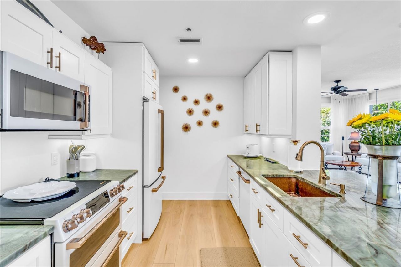 615 Dream Island Place, Unit 201, Longboat Key, FL 34228 Photo