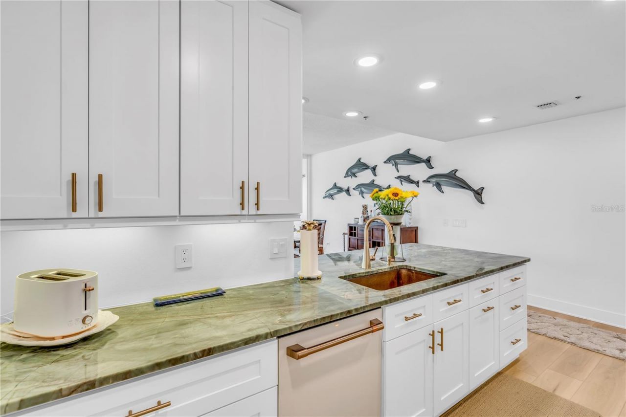 615 Dream Island Place, Unit 201, Longboat Key, FL 34228 Photo