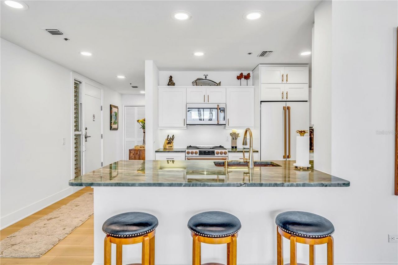 615 Dream Island Place, Unit 201, Longboat Key, FL 34228 Photo