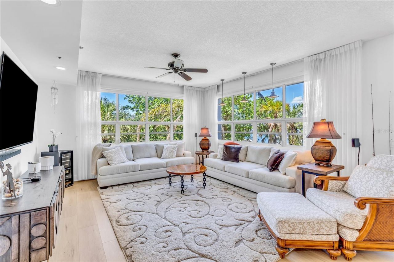 615 Dream Island Place, Unit 201, Longboat Key, FL 34228 Photo