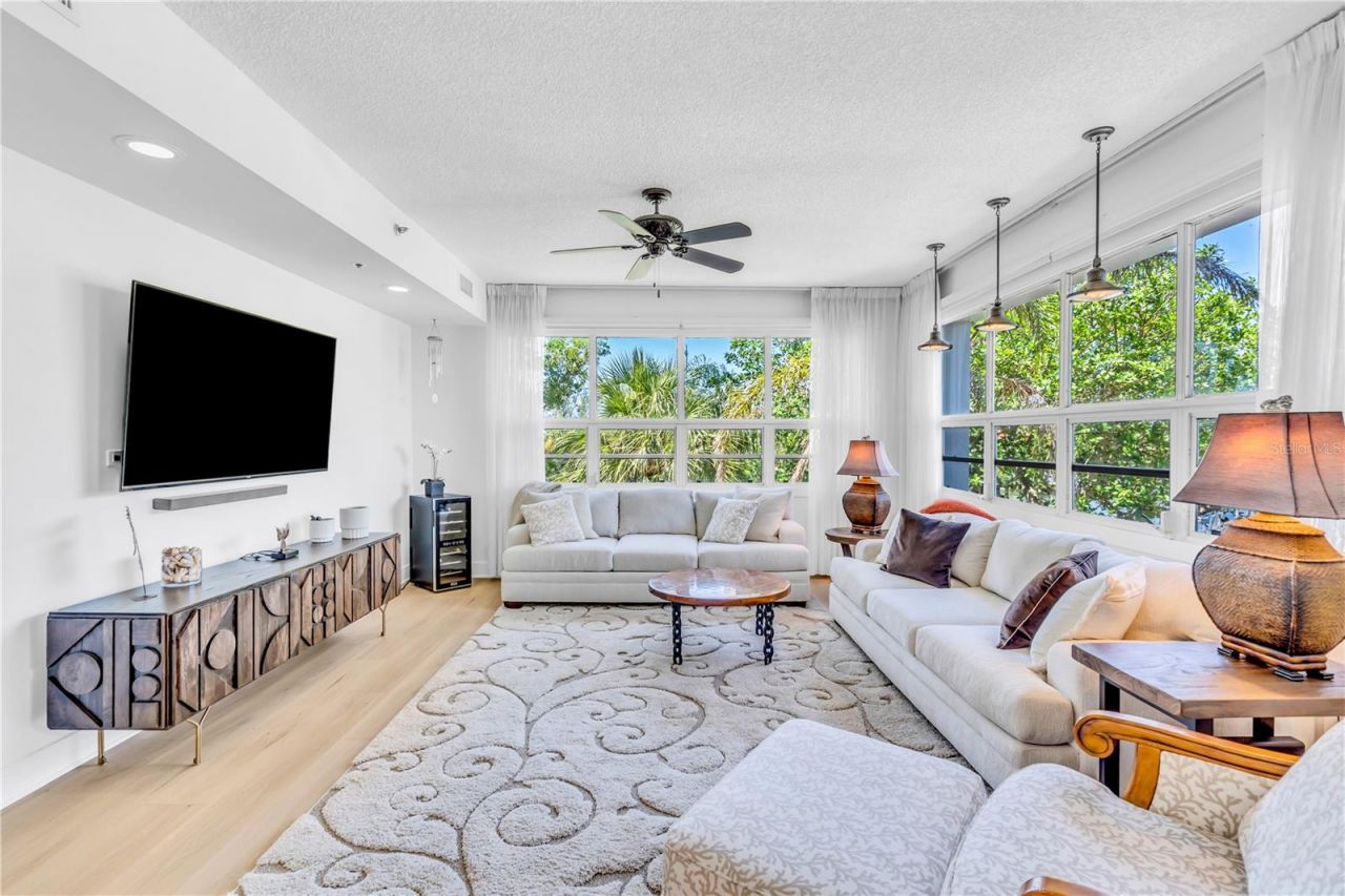 615 Dream Island Place, Unit 201, Longboat Key, FL 34228 Photo