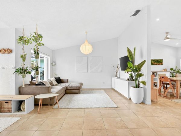 752 NW 134th Ave, Miami, FL 33182