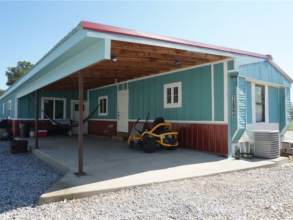 15564 Airport Road , Siloam Springs, AR 72761