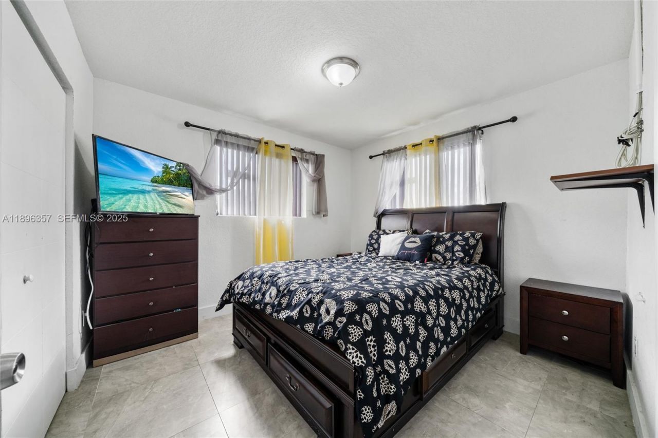 2100 NW 154th St, Miami Gardens, FL 33054 Photo