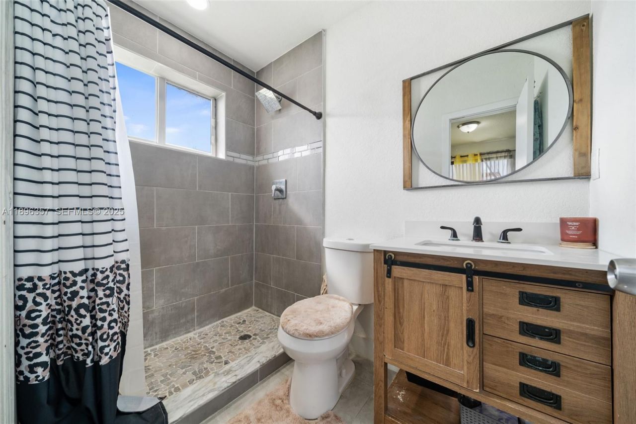 2100 NW 154th St, Miami Gardens, FL 33054 Photo