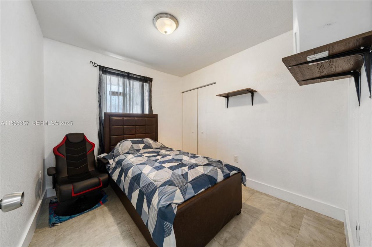 2100 NW 154th St, Miami Gardens, FL 33054 Photo