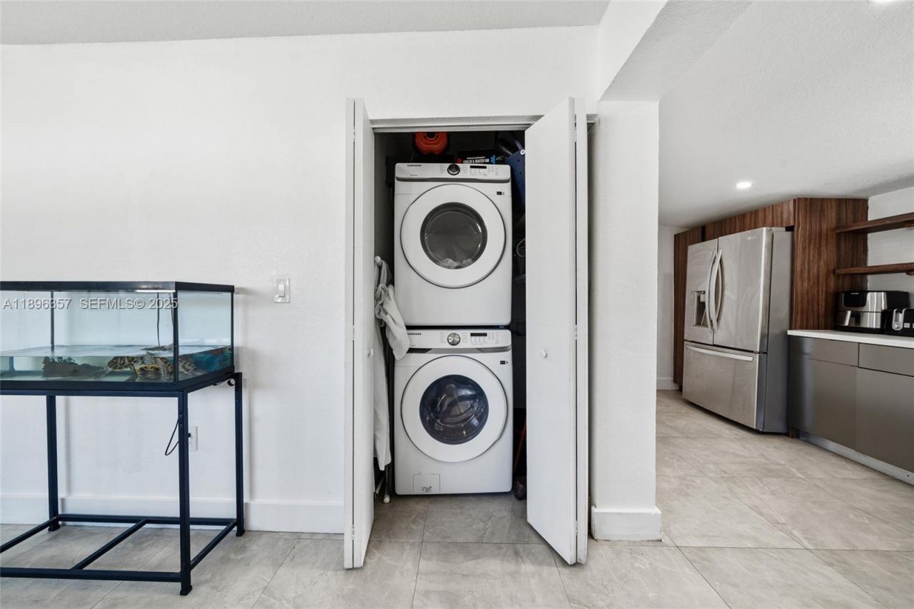 2100 NW 154th St, Miami Gardens, FL 33054 Photo