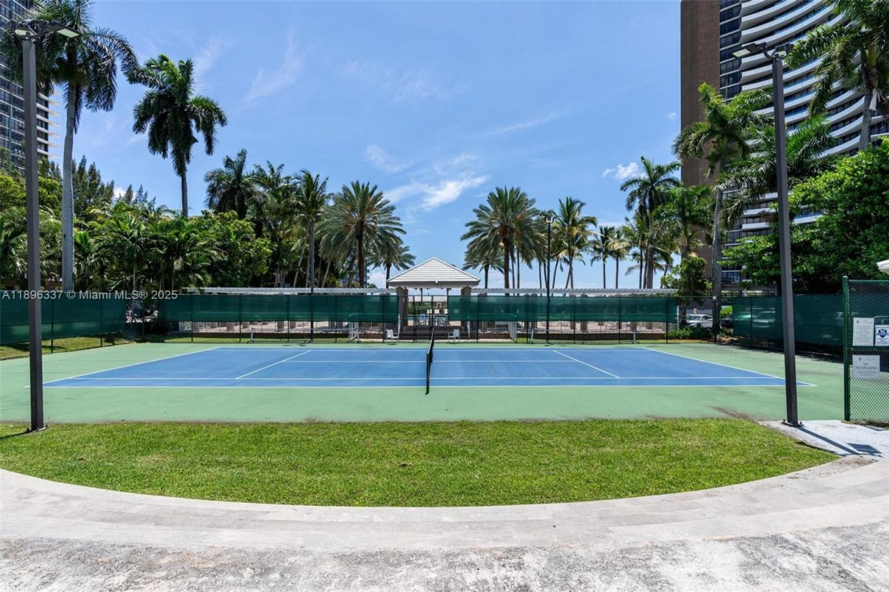 770 NE 69th St, Unit 1B, Miami, FL 33138 Photo