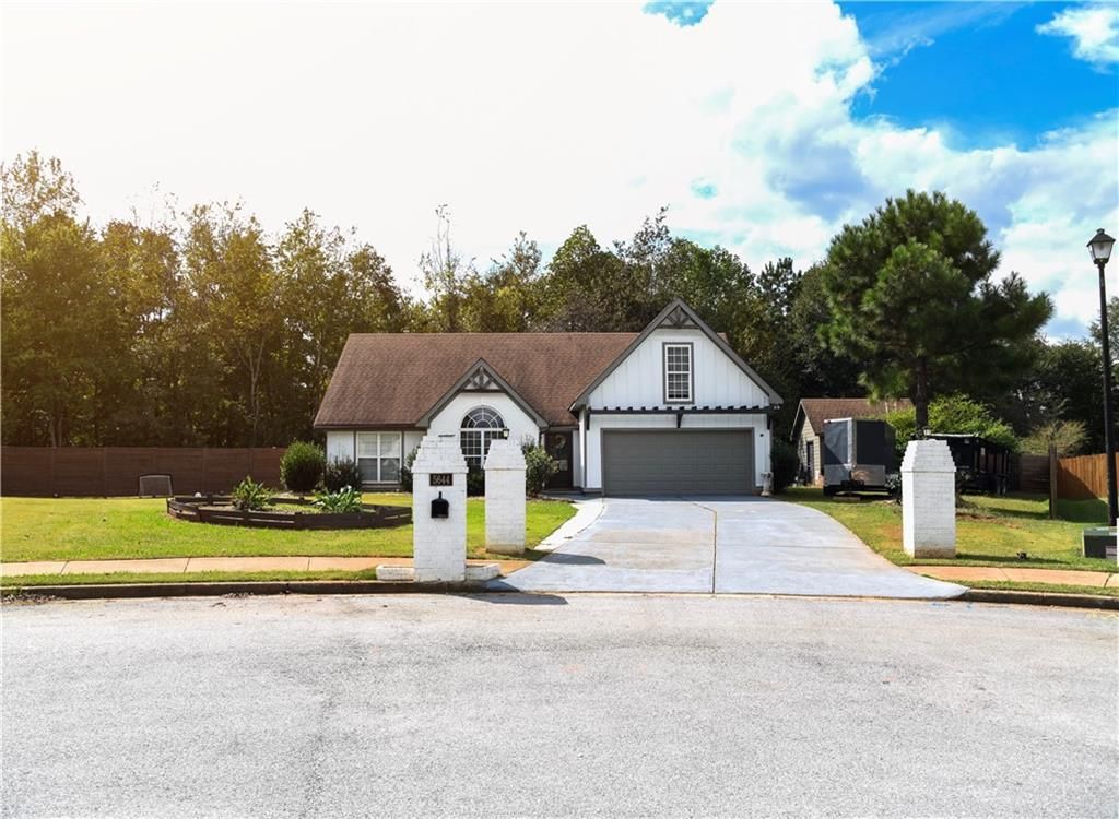 5644 Mohave Court, Flowery Branch, GA 30542 Main Photo