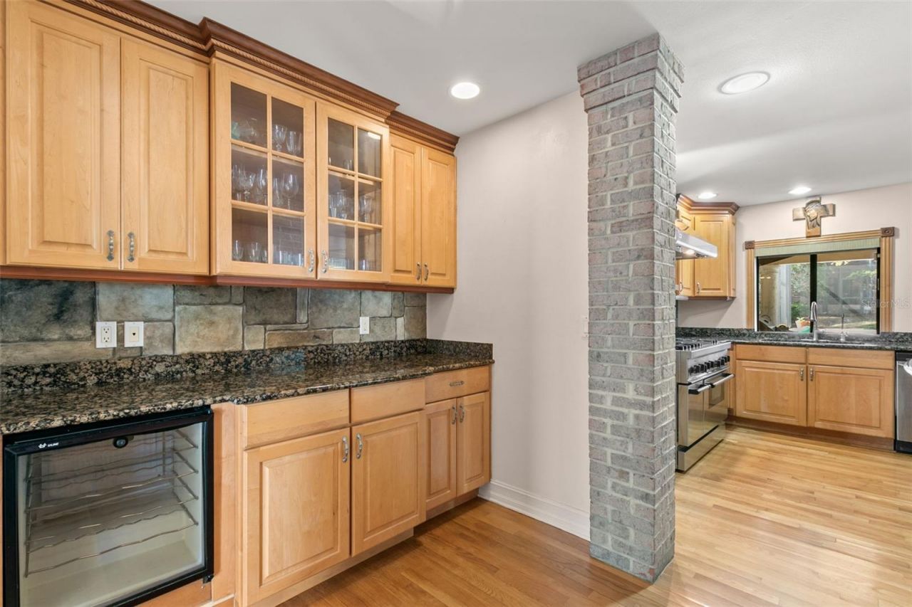 3498 Shoreline Circle, Palm Harbor, FL 34684 Photo