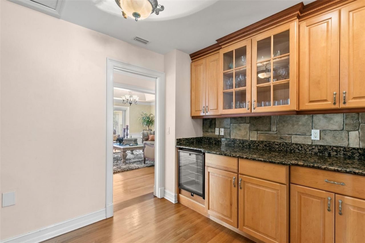 3498 Shoreline Circle, Palm Harbor, FL 34684 Photo