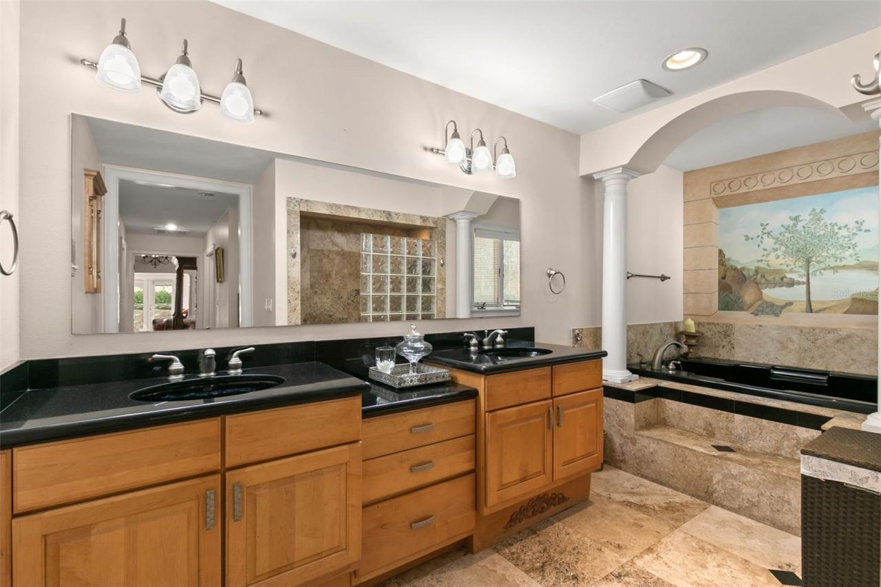 3498 Shoreline Circle, Palm Harbor, FL 34684 Photo