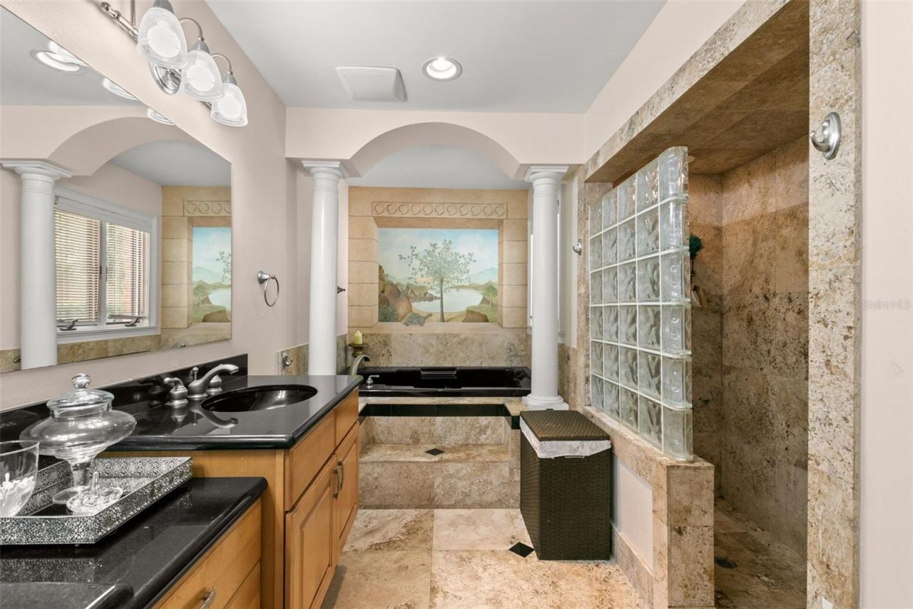 3498 Shoreline Circle, Palm Harbor, FL 34684 Photo