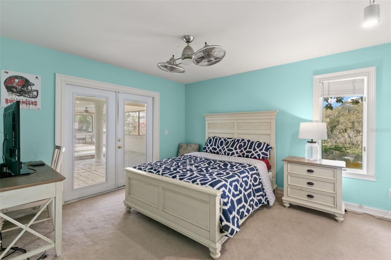 3498 Shoreline Circle, Palm Harbor, FL 34684 Photo