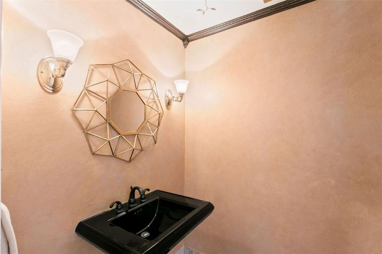 3498 Shoreline Circle, Palm Harbor, FL 34684 Photo