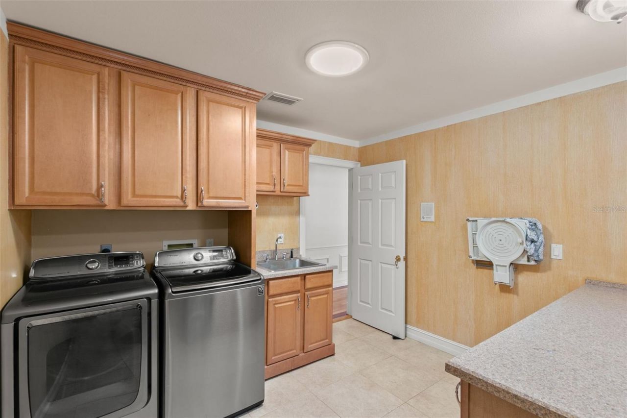 3498 Shoreline Circle, Palm Harbor, FL 34684 Photo