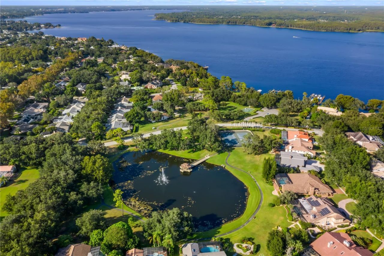 3498 Shoreline Circle, Palm Harbor, FL 34684 Photo