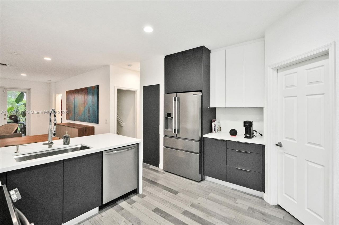 1725 Winterberry Ln, Unit 1725, Weston, FL 33327 Photo