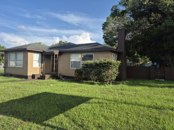 2007 Orange Avenue, Fort Pierce, FL 34950