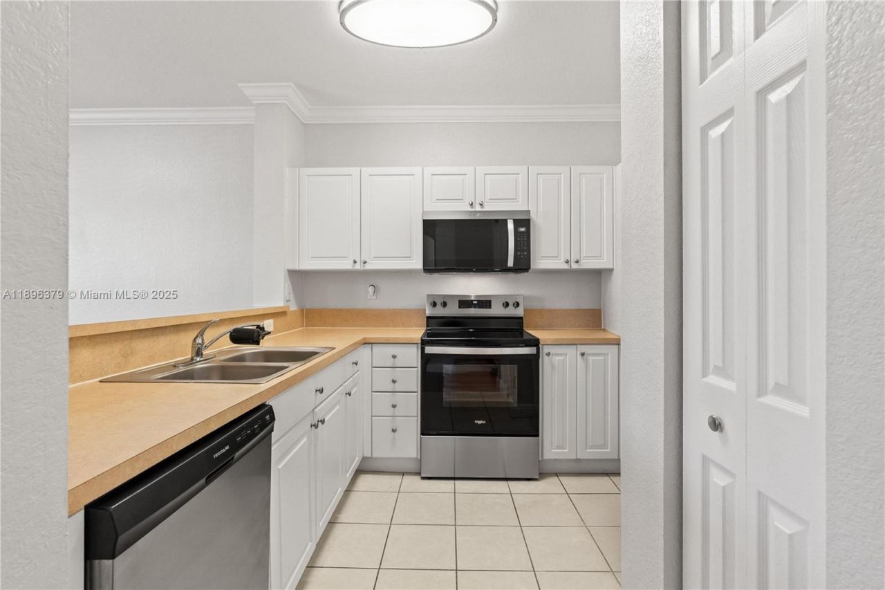 1398 NE 33rd Ave, Unit 201-25, Homestead, FL 33033 Photo