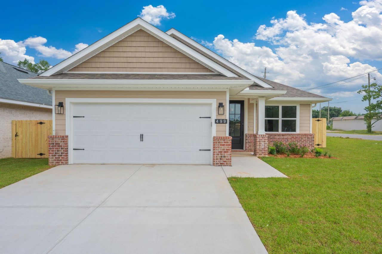 499 Apache Street, Fort Walton Beach, FL 32547 Main Photo
