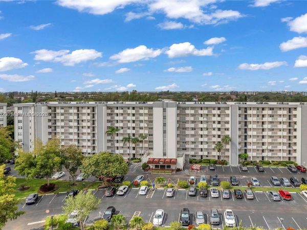 5900 NW 44th St, Unit 405, Lauderhill, FL 33319