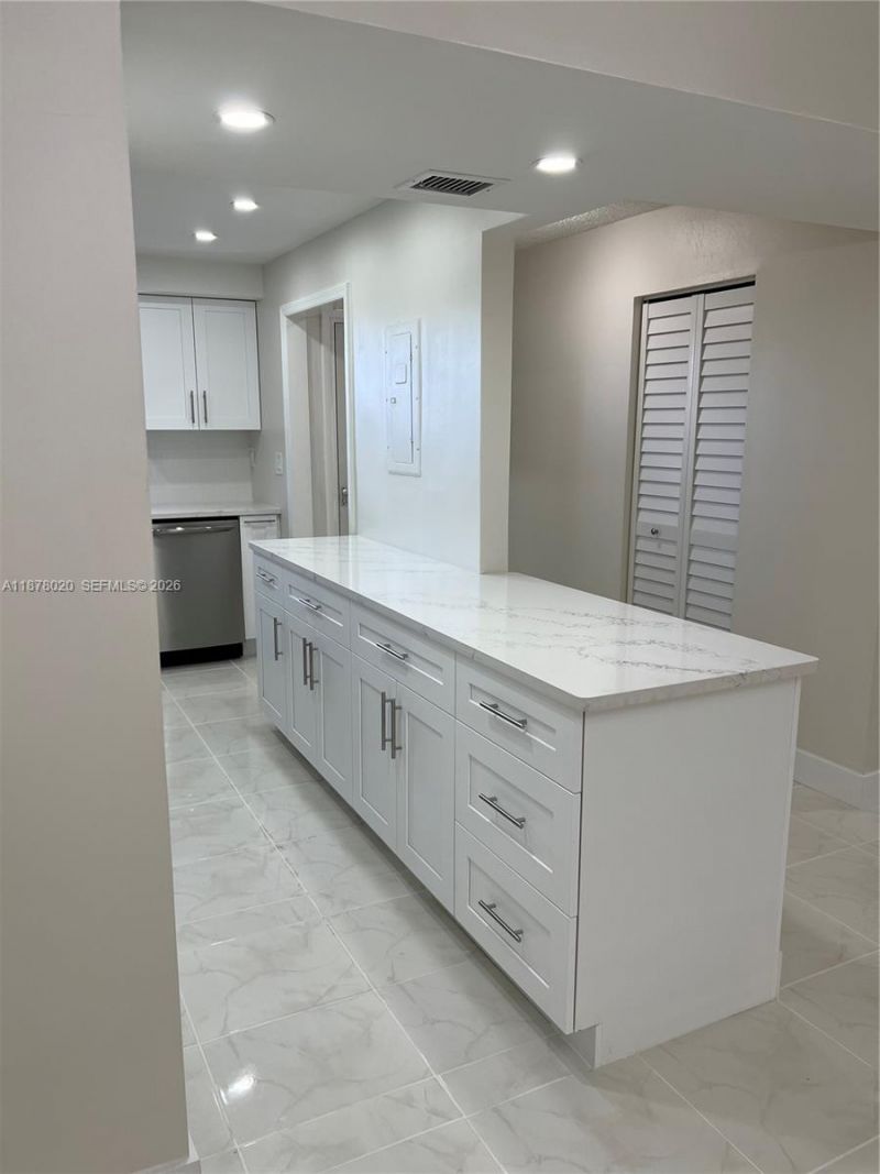 5900 NW 44th St, Unit 405, Lauderhill, FL 33319 Photo