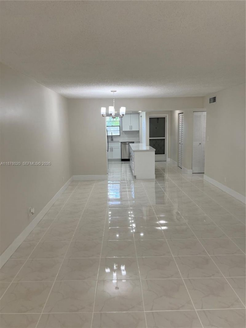 5900 NW 44th St, Unit 405, Lauderhill, FL 33319 Photo
