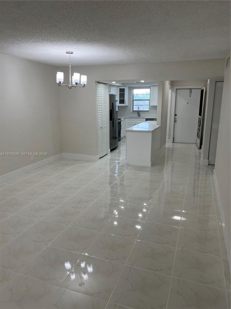5900 NW 44th St, Unit 405, Lauderhill, FL 33319 Photo