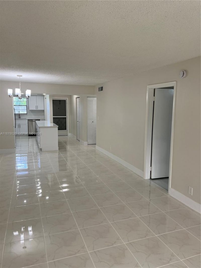 5900 NW 44th St, Unit 405, Lauderhill, FL 33319 Photo