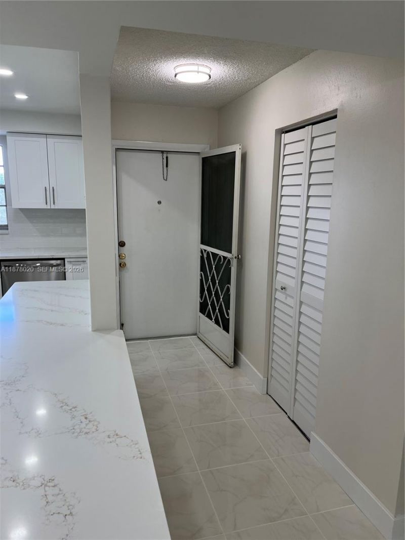 5900 NW 44th St, Unit 405, Lauderhill, FL 33319 Photo