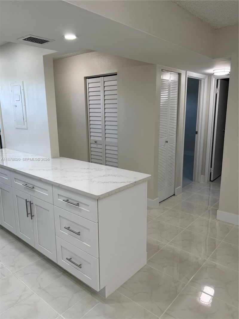 5900 NW 44th St, Unit 405, Lauderhill, FL 33319 Photo