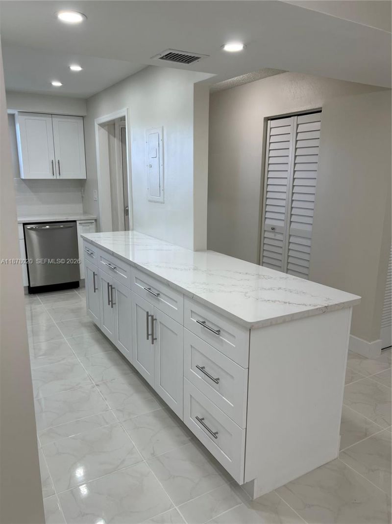 5900 NW 44th St, Unit 405, Lauderhill, FL 33319 Photo