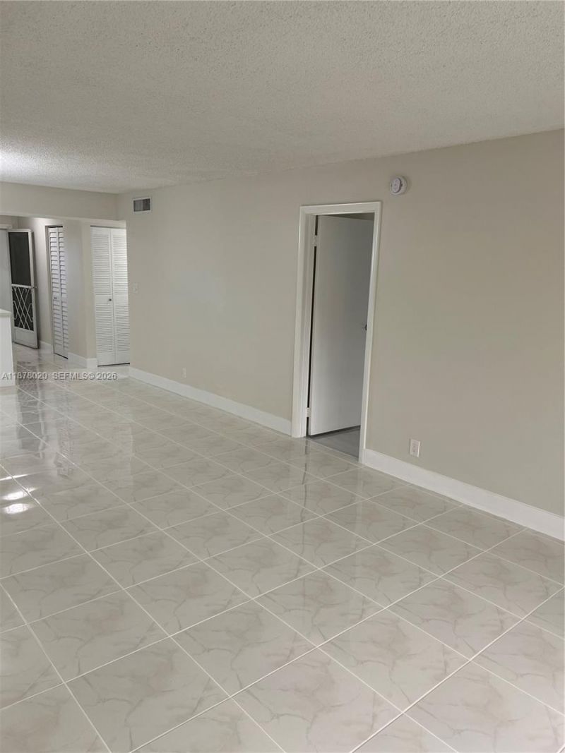 5900 NW 44th St, Unit 405, Lauderhill, FL 33319 Photo