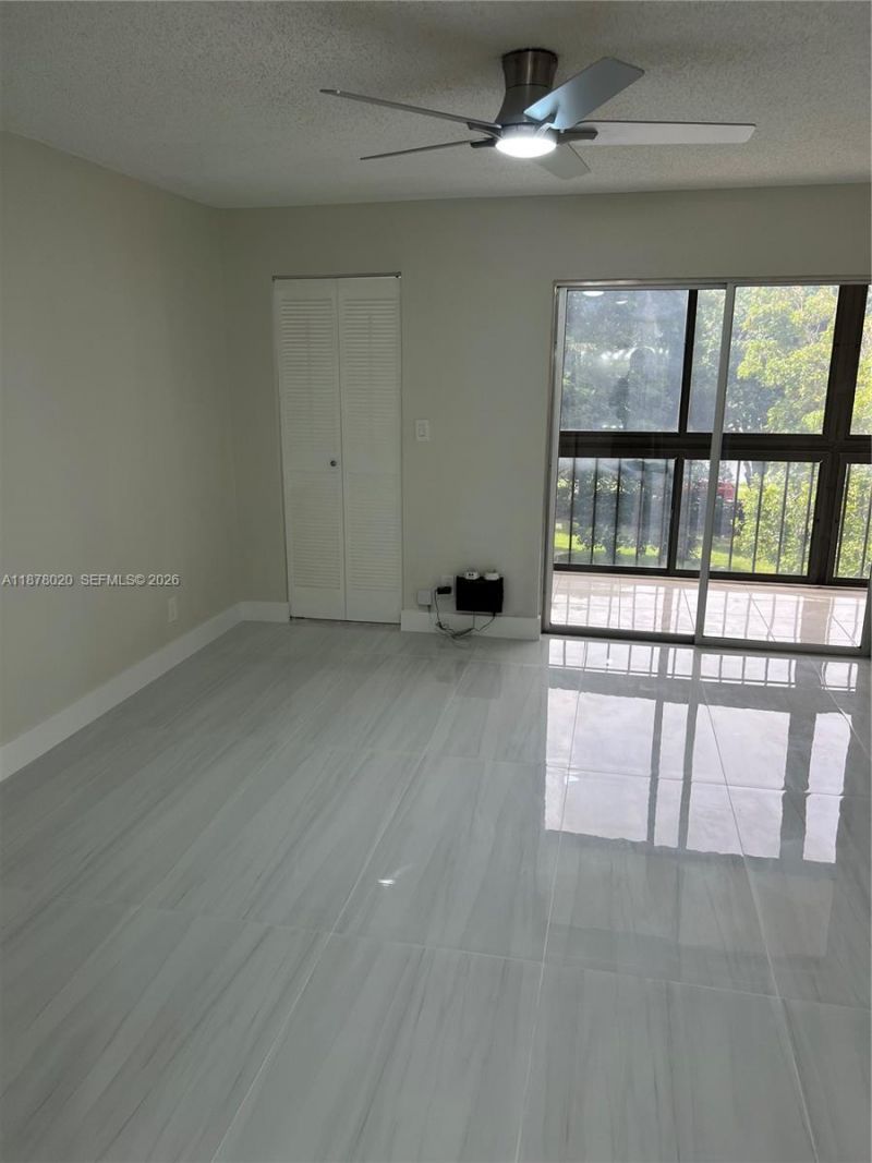 5900 NW 44th St, Unit 405, Lauderhill, FL 33319 Photo